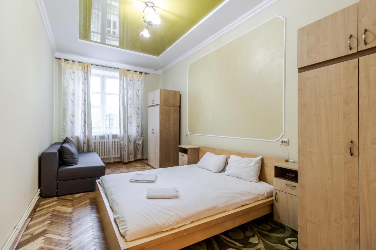 Akademika Hnatyuka Apartment Lwów Zewnętrze zdjęcie