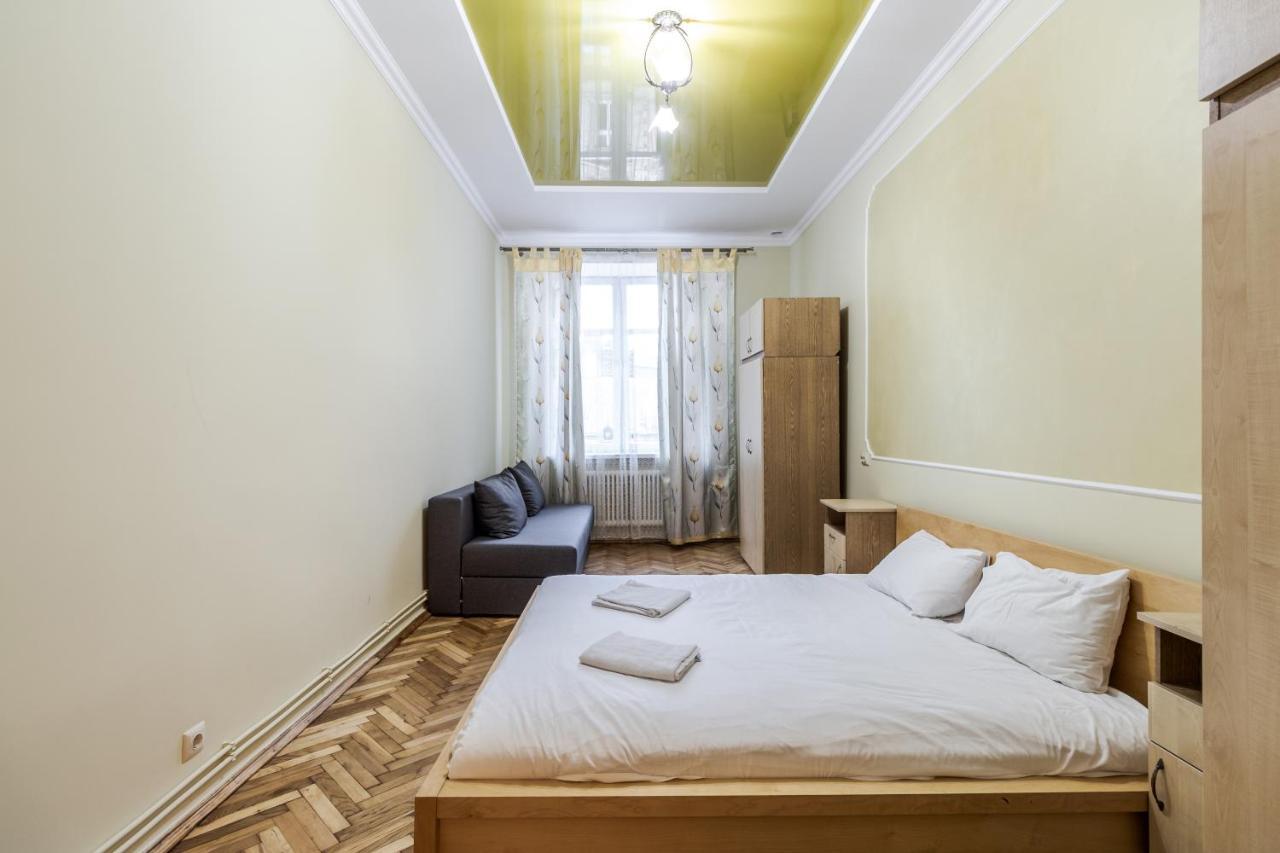 Akademika Hnatyuka Apartment Lwów Zewnętrze zdjęcie