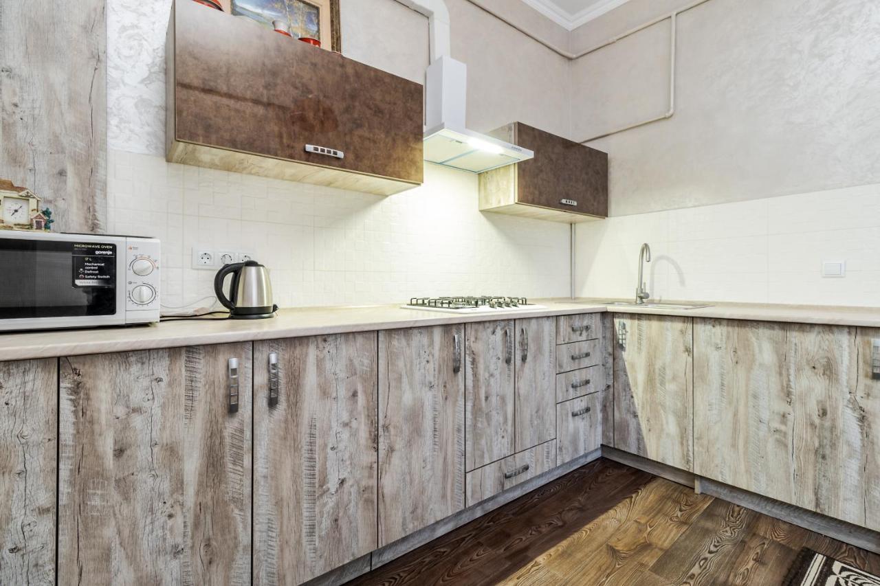 Akademika Hnatyuka Apartment Lwów Zewnętrze zdjęcie