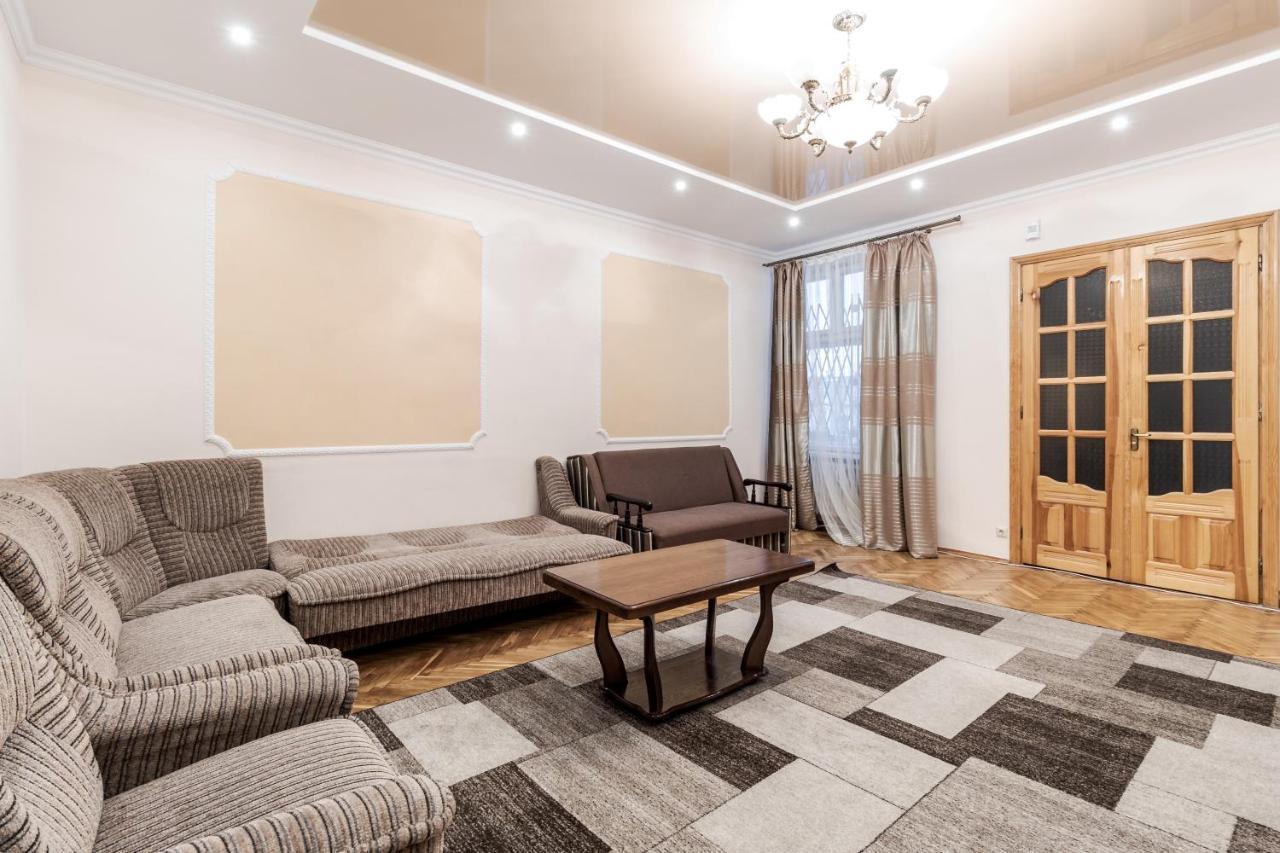 Akademika Hnatyuka Apartment Lwów Zewnętrze zdjęcie
