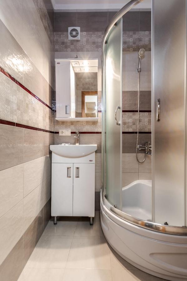 Akademika Hnatyuka Apartment Lwów Zewnętrze zdjęcie